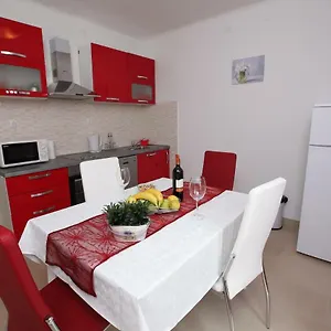 apartman-seaside-paradise.splithotels.org/