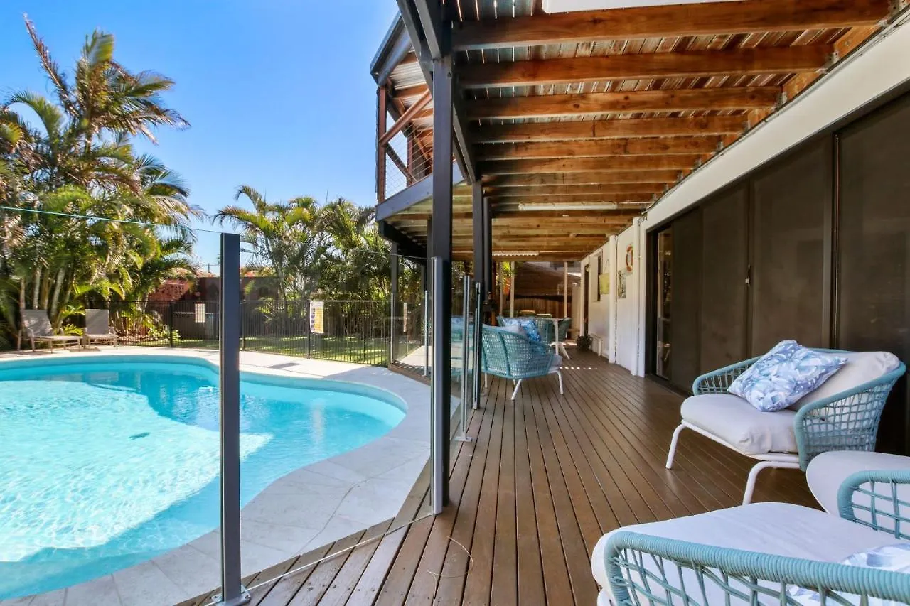 Holiday home Oceanic Drive 78 Warana Villa Parrearra Australia