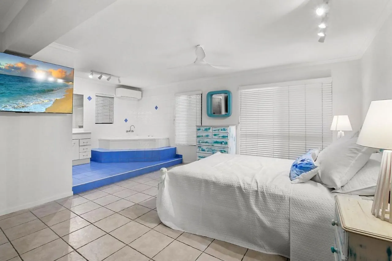 Holiday home Oceanic Drive 78 Warana Villa Parrearra Australia