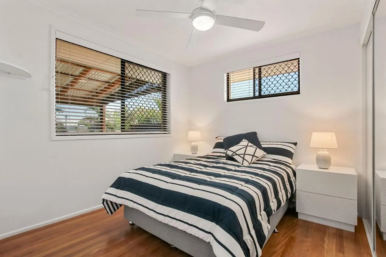 Holiday home Oceanic Drive 78 Warana Villa Parrearra