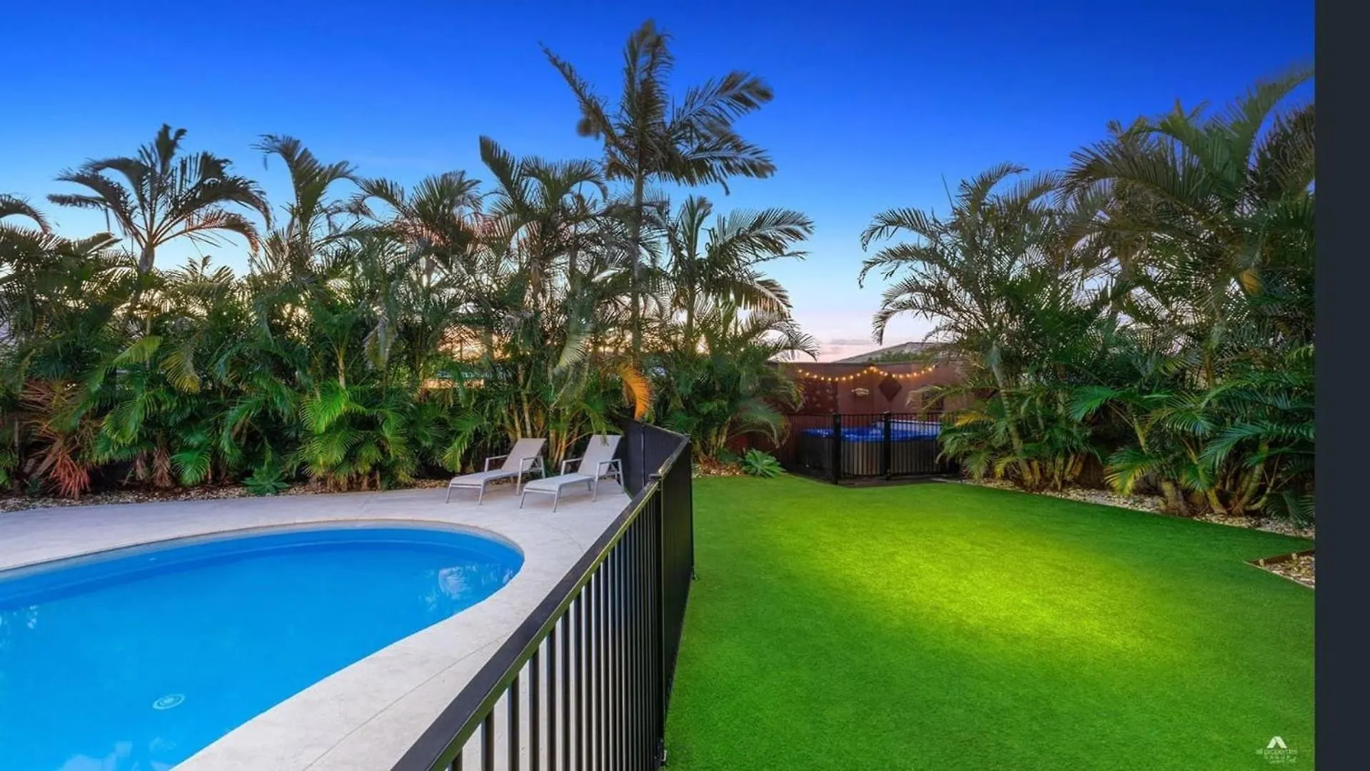 Oceanic Drive 78 Warana Villa Parrearra Holiday home